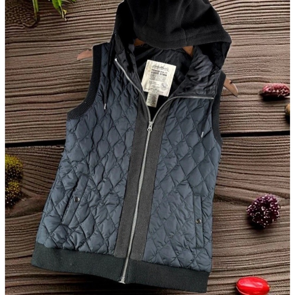 Eddie Bauer Puffer Vest Women XS Hooded Goose Down Hiking Fall Quilted‎ Running